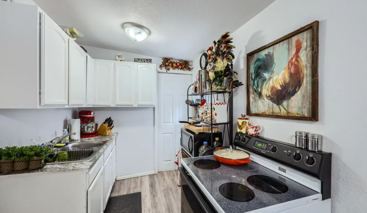 06 Kitchen