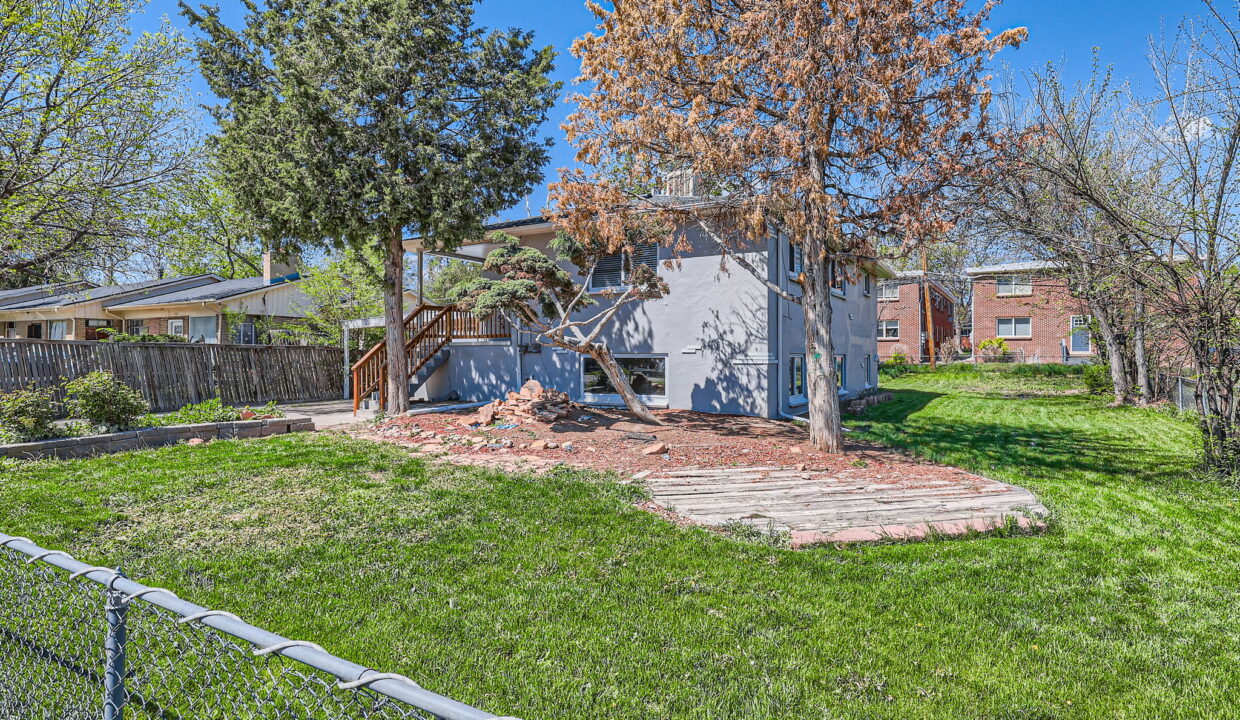 1265 Ammons St - MLS Sized - 003 - 04 Exterior Front