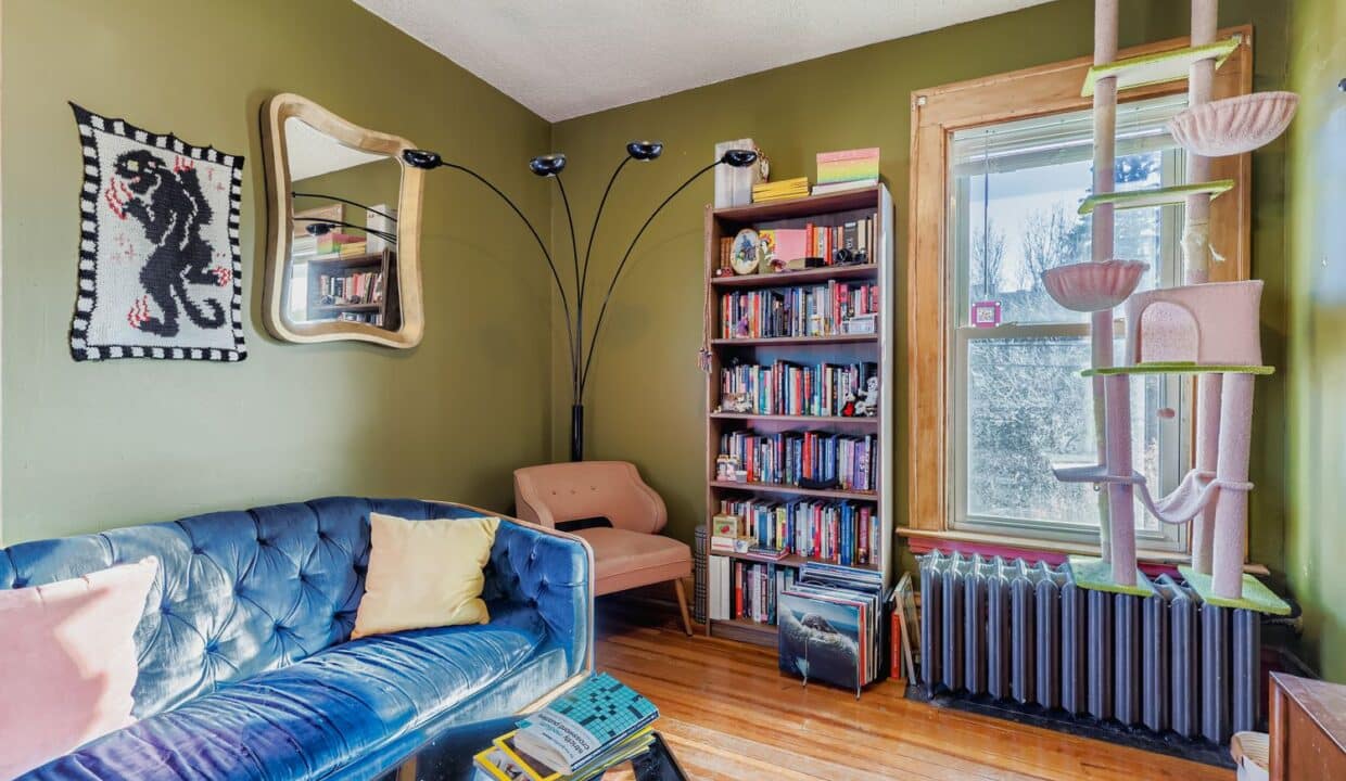 25 2 2nd Floor Living Room