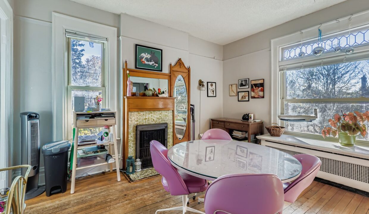 26 2 2nd Floor Living Room