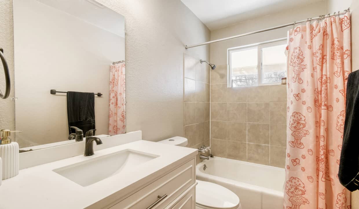 987 Vaughn St - MLS Sized - 008 - 08 Primary Bathroom