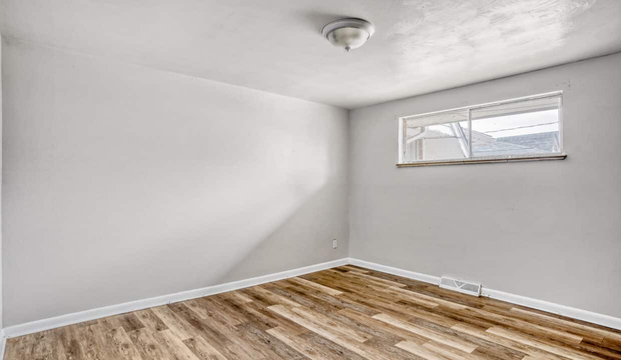 1231 Akron St. - MLS Sized - 010 - 10 Bedroom