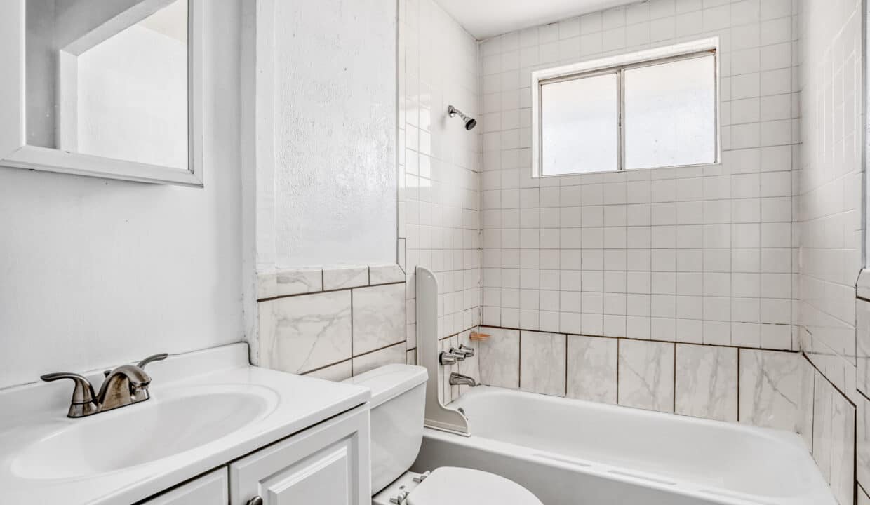 1231 Akron St. - MLS Sized - 014 - 14 Bathroom