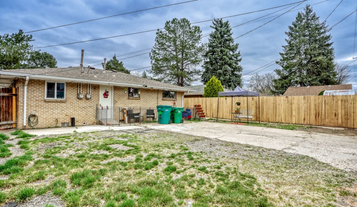 1231 Akron St. - MLS Sized - 016 - 16 Exterior Rear