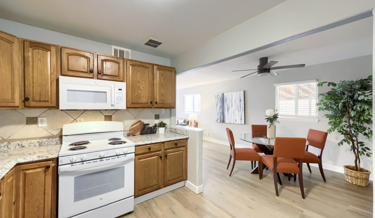 987 Vaughn St - MLS Sized - 007 - 07 Kitchen