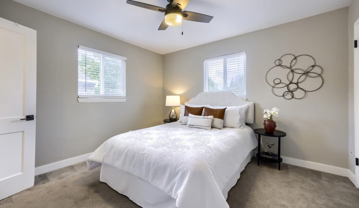 987 Vaughn St - MLS Sized - 008 - 08 Primary Bedroom