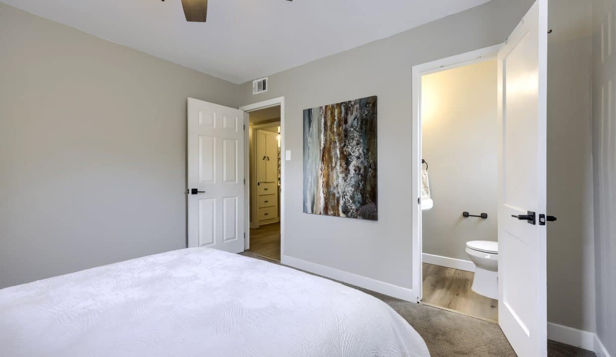987 Vaughn St - MLS Sized - 009 - 09 Primary Bedroom