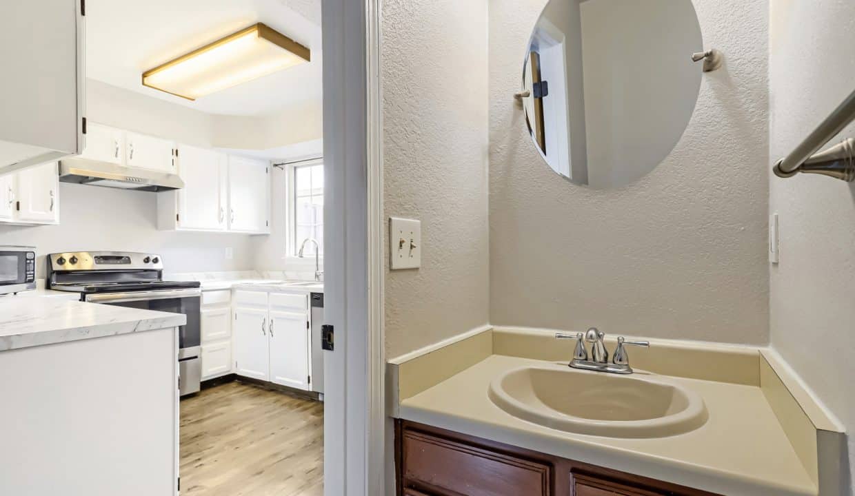 12041 E Ford Cir - MLS Sized - 008 - 08 Powder Room