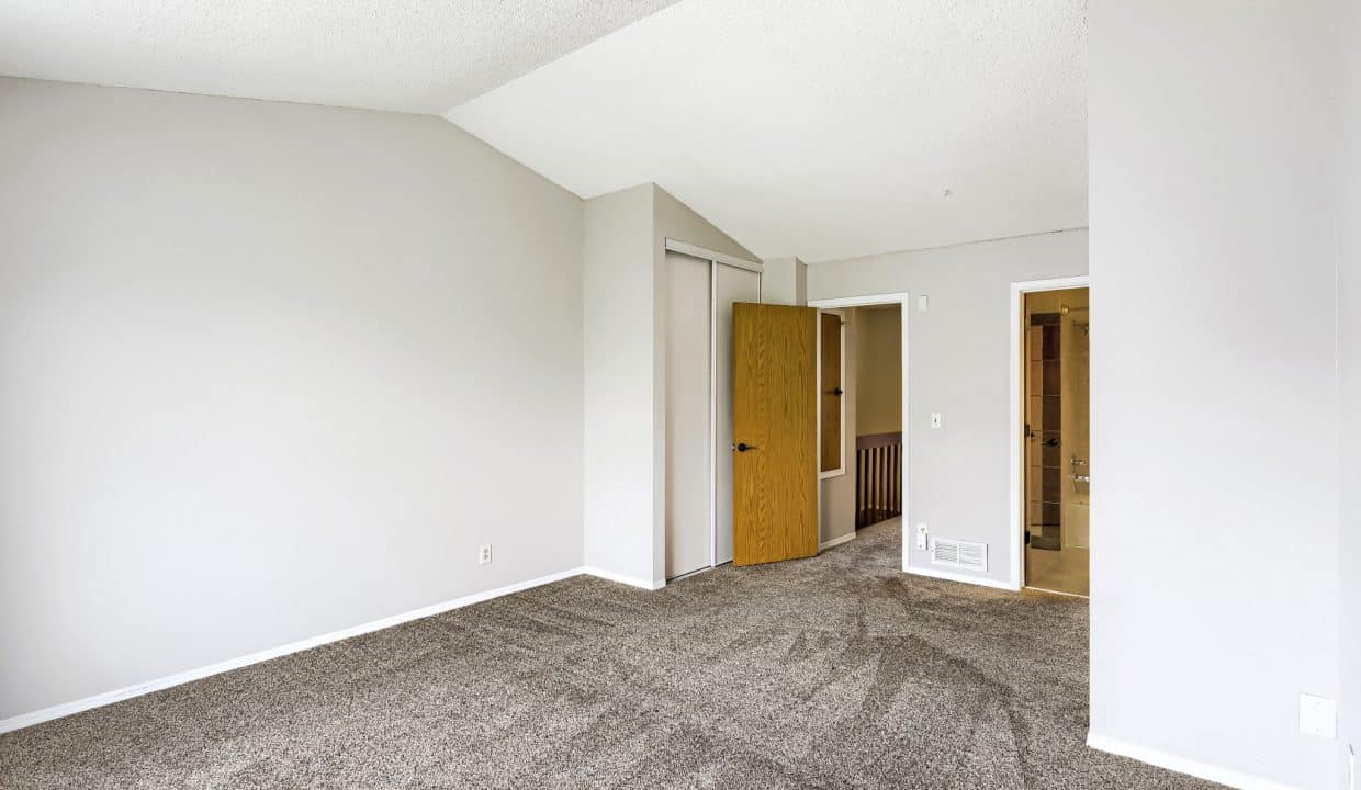 12041 E Ford Cir - MLS Sized - 010 - 10 Primary Bedroom