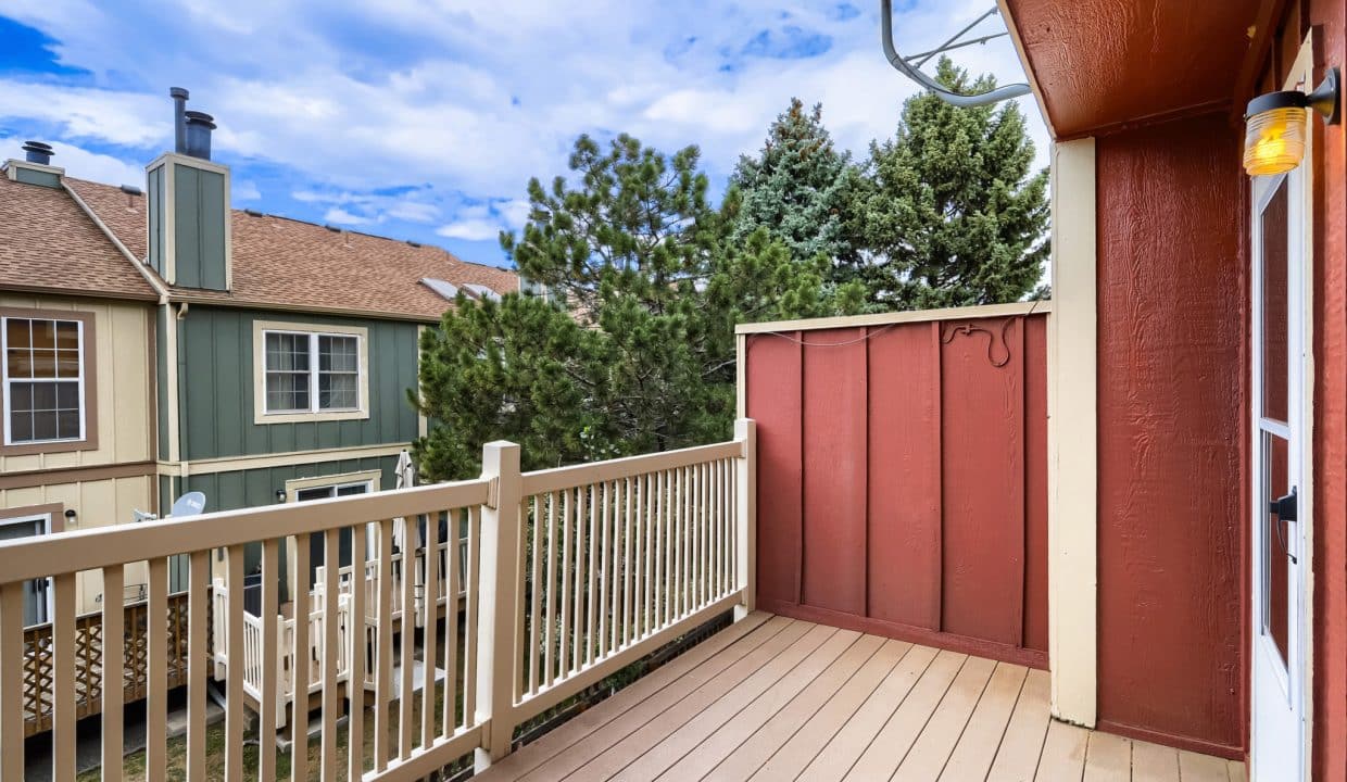 12041 E Ford Cir - MLS Sized - 013 - 13 Balcony